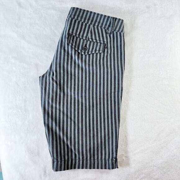 Women's Lilu Brand Bermuda Shorts | Gray Striped | Size 5 | 100% Cotton - Picture 3 of 13